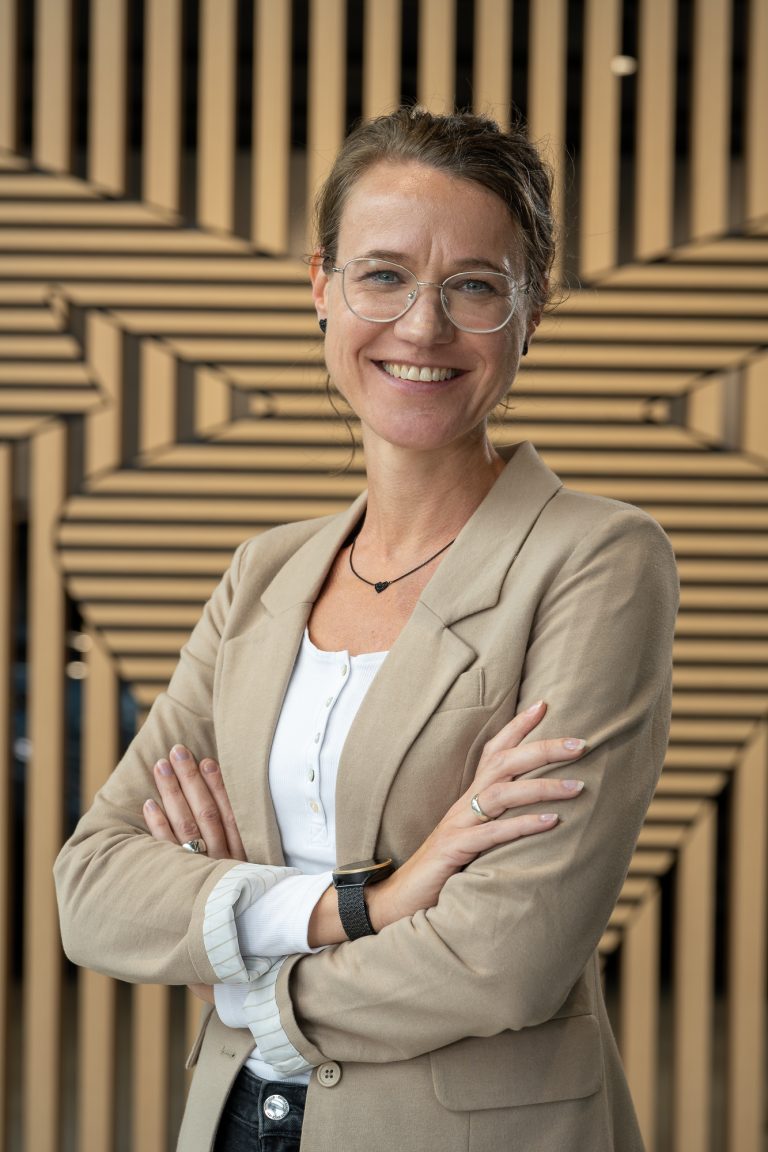 Anke Carpenedo, Disponentin