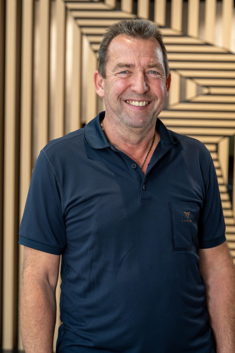 Holger Nustedt, Verkauf